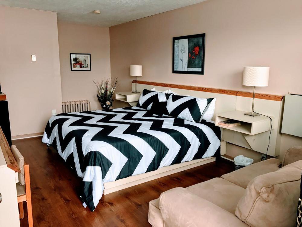 Motel Belle Riviere Saint-Jean-sur-Richelieu Extérieur photo