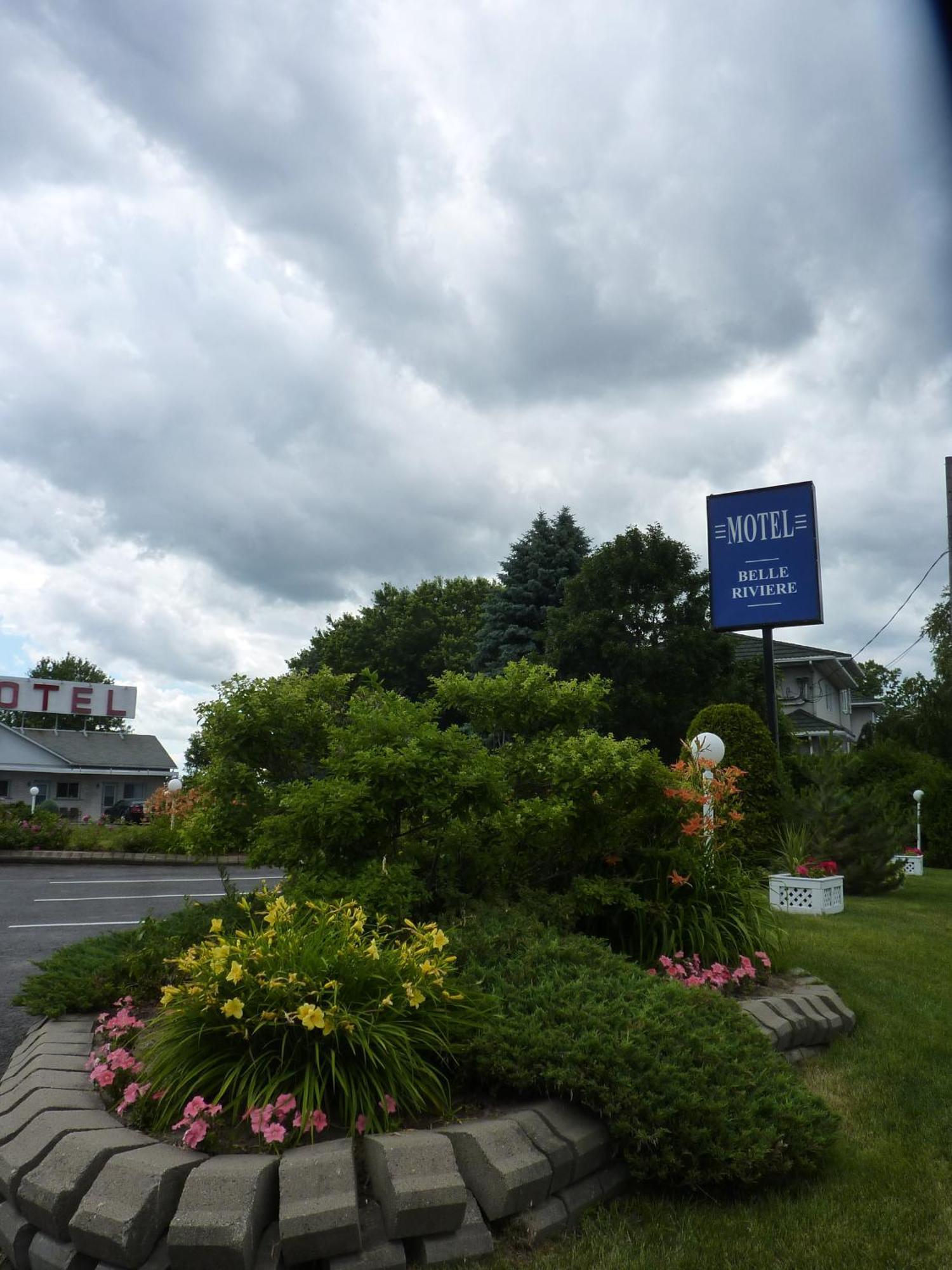 Motel Belle Riviere Saint-Jean-sur-Richelieu Extérieur photo